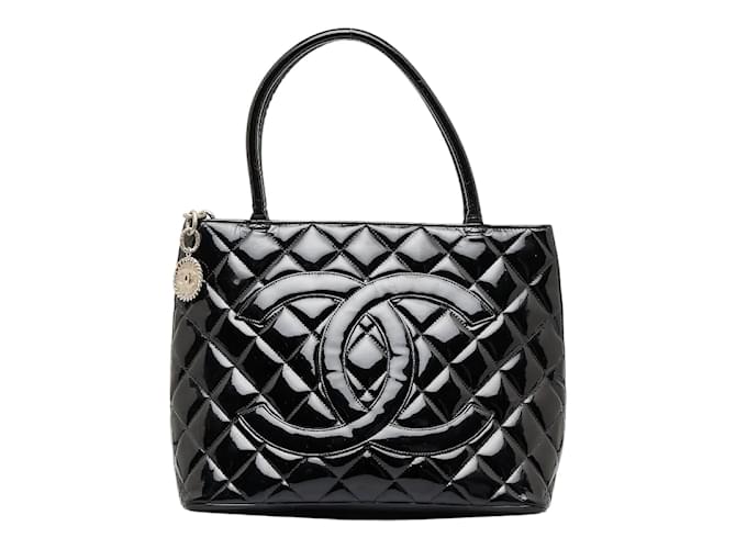 Chanel Medallion Tote Review 