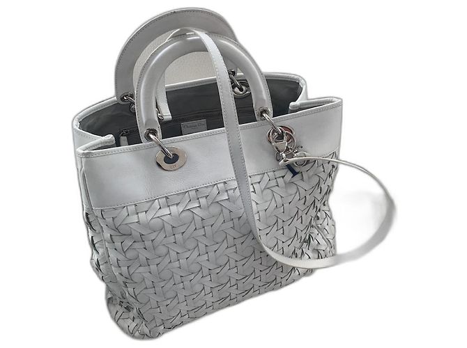 Bolsa de mão Lady Dior Avenue Dior em couro branco trançado