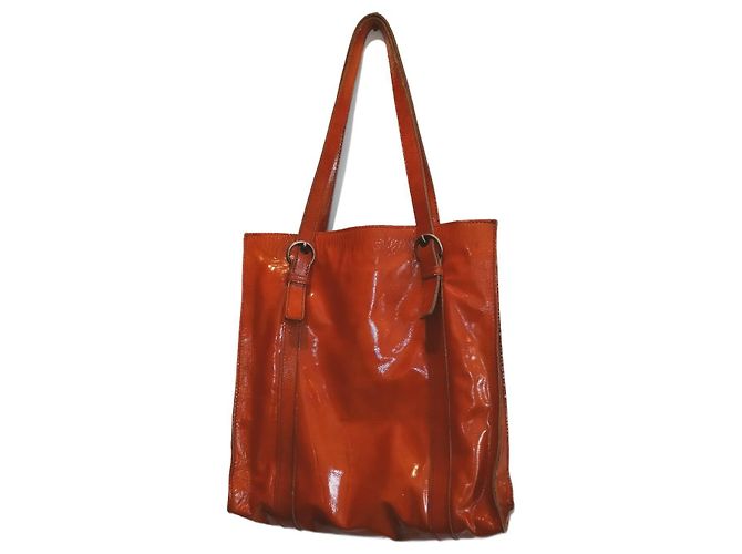 Bolso tote Miu Miu en charol naranja