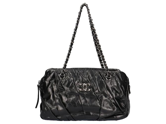 Timeless Chanel shopping Black Leather  ref.966181