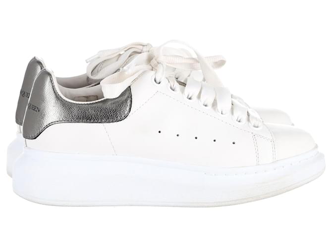 Alexander McQueen – Übergroße Low-Top-Sneaker aus weißem Leder  ref.967056