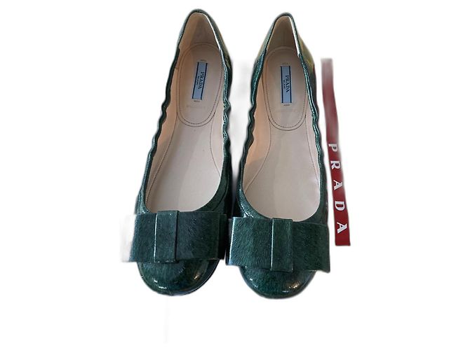 Bailarinas Prada de piel verde