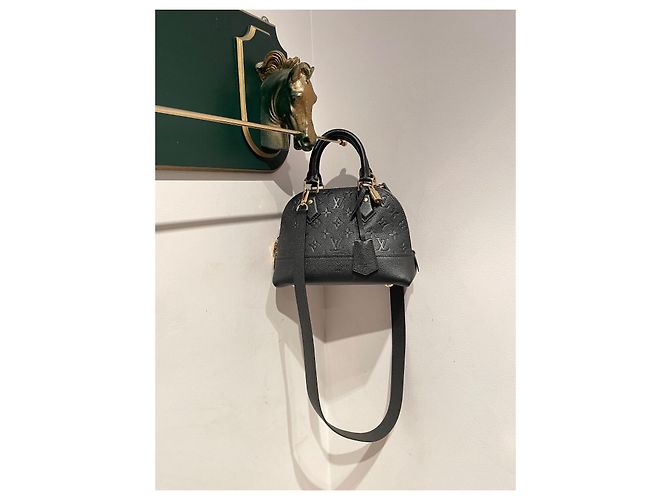 Louis Vuitton Alma Neo BB Noir Bijouterie dorée