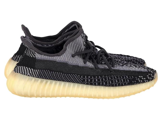 Autre Marque ADIDAS YEEZY BOOST 350 V2 Sneakers in 'Carbon'' in Light Grey Primeknit Uk6 Black Synthetic  ref.970530