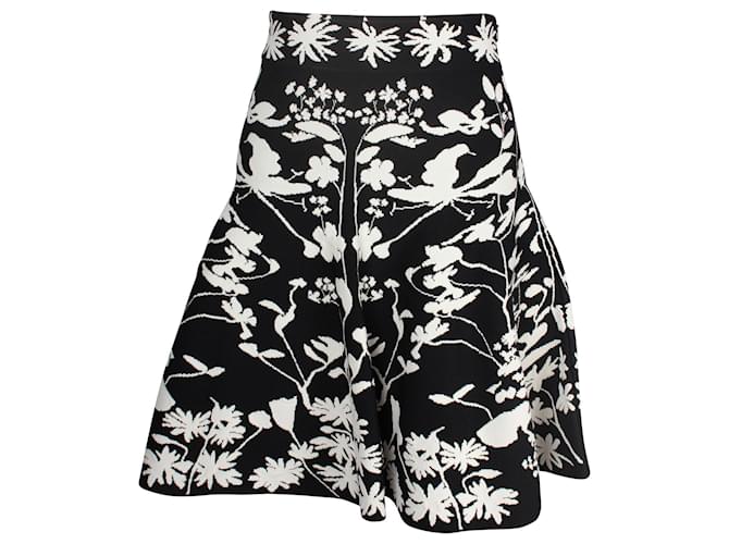 Alexander McQueen Floral Jacquard-knit Flared Knee-length Skirt in Black Viscose Cellulose fibre  ref.970598