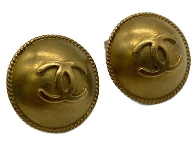 Orecchini Chanel oro D'oro 