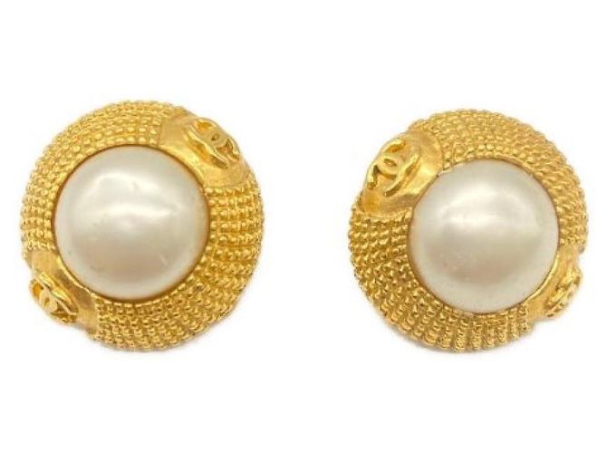 Boucles d'oreilles Chanel dorées