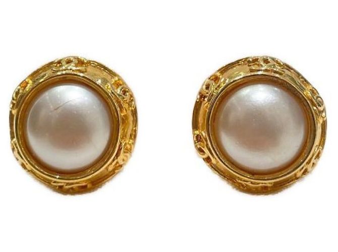 ***CHANEL-Ohrringe mit gefälschten Perlen hier Weiß Golden