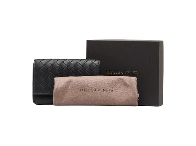 Bottega Veneta Porte-cartes à rabat en cuir Intrecciato Noir  ref.972009