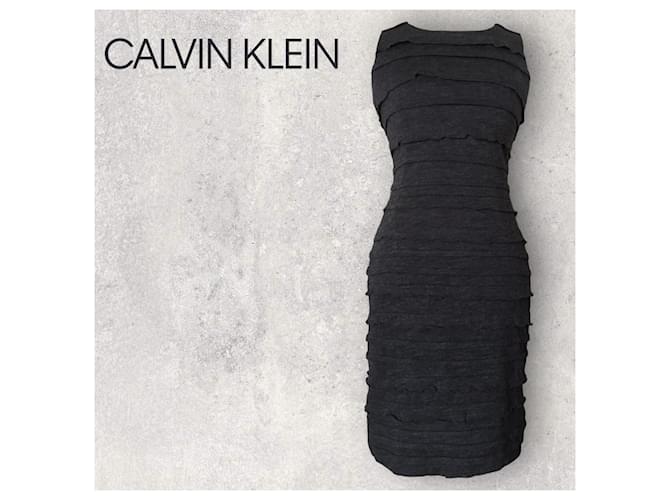 Calvin Klein – Graues, ärmelloses, figurbetontes Rüschenkleid aus Jersey 12 US 8 EU 40 BNWT Wolle Acryl  ref.972061