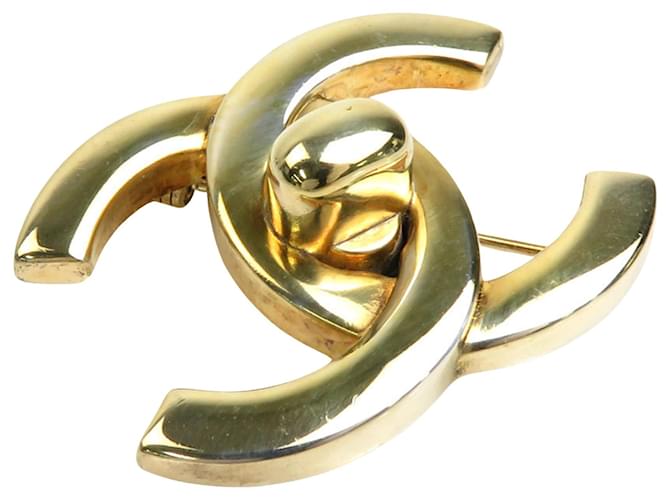 Timeless Chanel gesteppt Golden Metall  ref.1000563