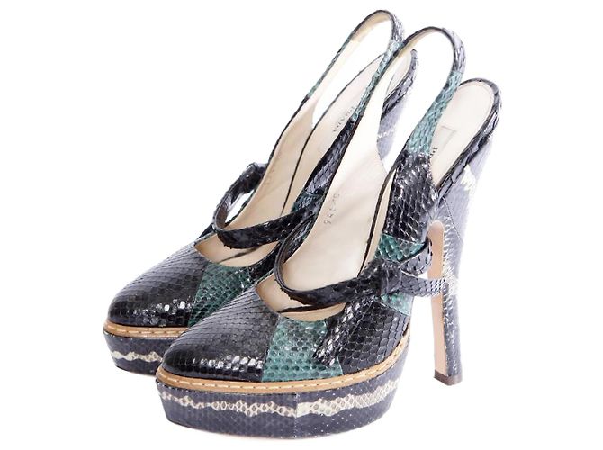 Prada destalonado con patchwork de pitón