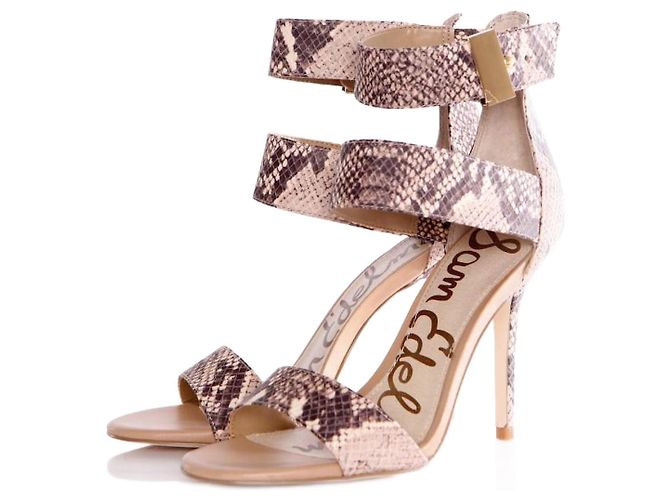 Sandália gladiadora na cor taupe da Sam Edelman