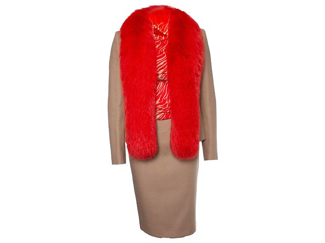 Gianni Versace Couture, 3- terno com gola de pele laranja