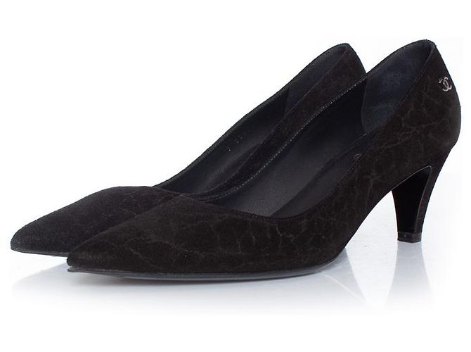 Chanel, talon chaton en daim Noir