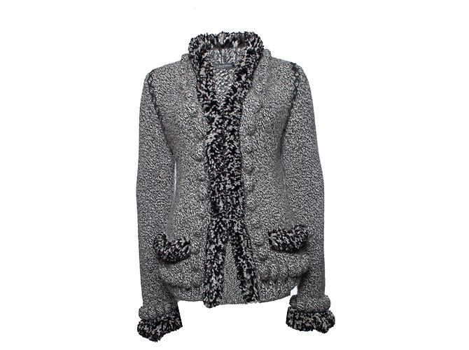 Alexander McQueen, Graue Strickjacke 