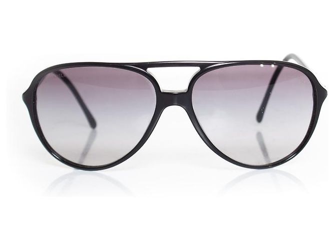 Chanel, Schwarze Pilotensonnenbrille