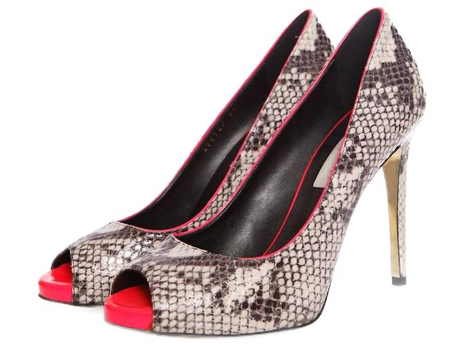 Stella Mc Cartney Stella McCartney, Neutrale Sky-Python-Pumps aus Leder.
