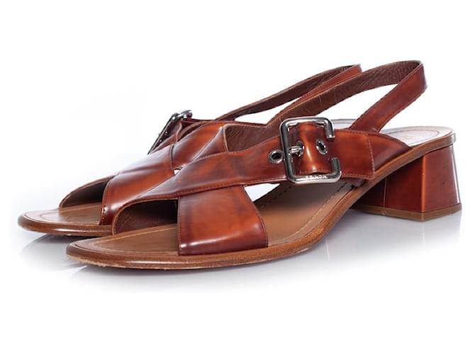 Prada, sandale croisée en cuir marron  ref.1002915