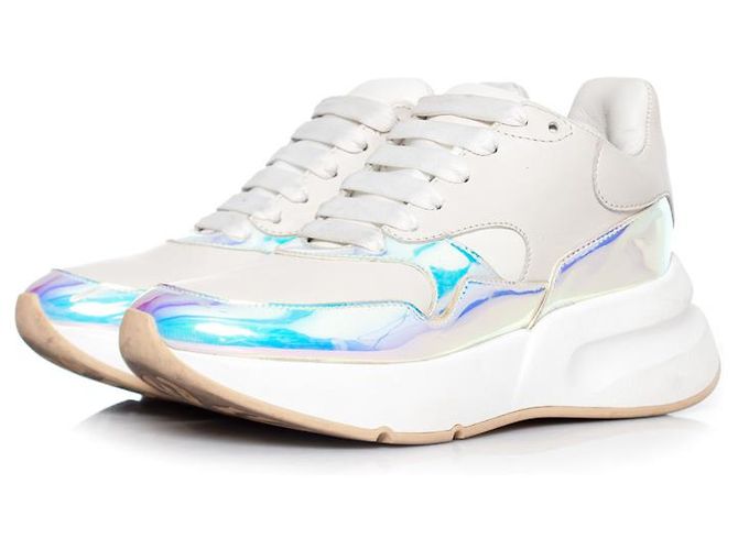 Alexander McQueen, Baskets Larry irisées. Blanc