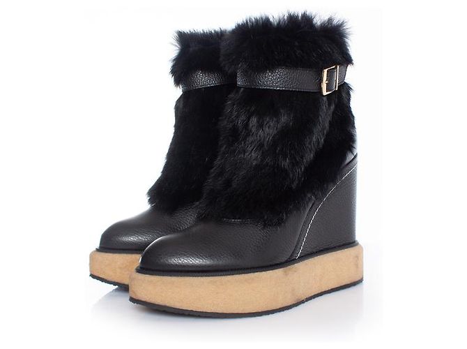 Autre Marque Paloma Barcelo, botins com acabamento em pele Preto