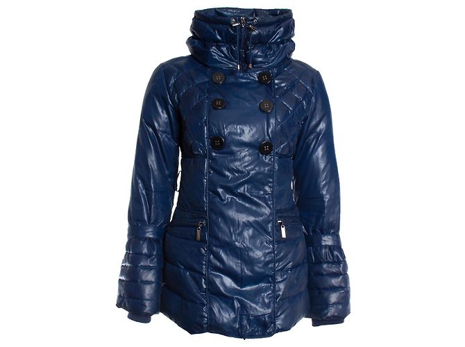 Pinko, Blaue Pufferjacke