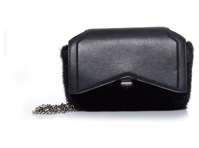 GIVENCHY, Bolsa tiracolo de pele de vison com corte laço. Preto