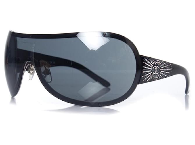 Chanel, gafas de sol con escudo y pedrería Negro  ref.1003377