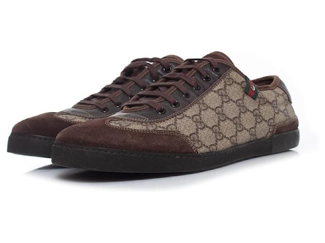 Gucci, Low-Top-Sneaker aus GG-Canvas Braun Leder  ref.1003523