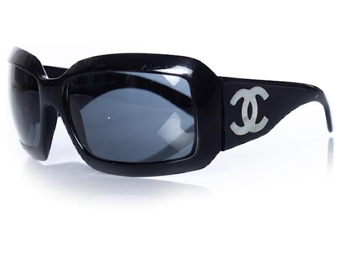 Chanel, Gafas de sol CC cuadradas clásicas negras Negro  ref.1003660