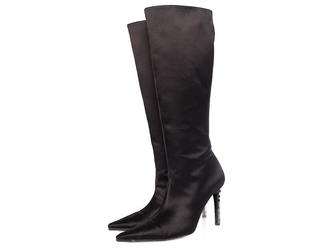 Valentino Garavani, botas de punta satinada Negro