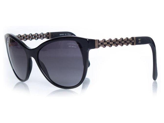 Chanel, Sonnenbrille mit schwarzer Kette