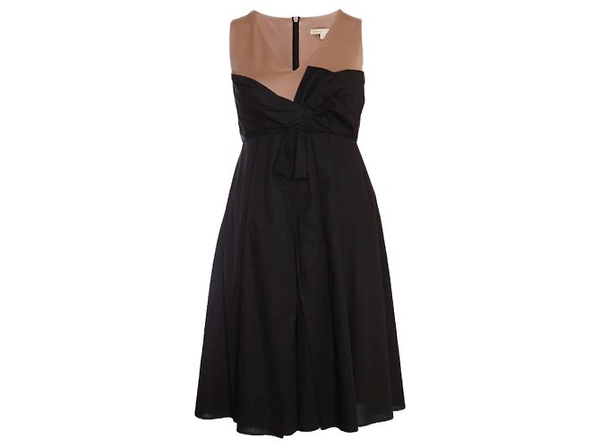 Paule Ka, vestido de cóctel negro con lazo.