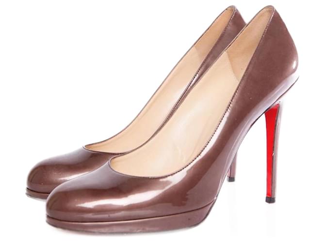 CHRISTIAN LOUBOUTIN, brown/antrecite colored pumps in patent leather in size 40.5. Grey  ref.1004100