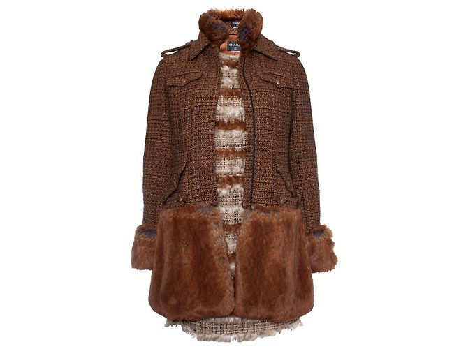 Chanel, casaco e vestido de tweed com imitação de pele Marrom
