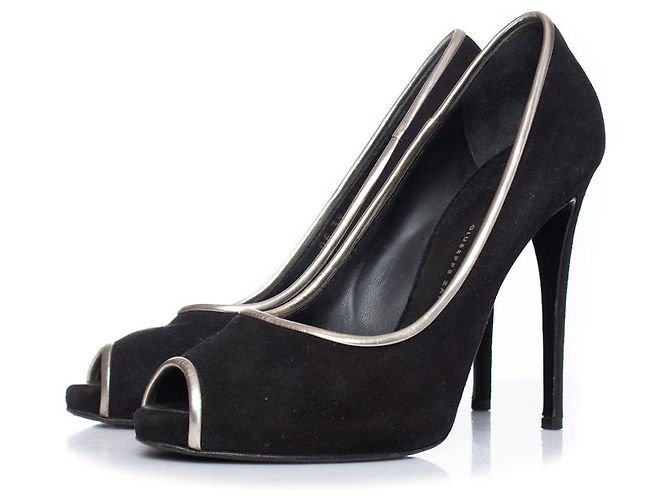 Giuseppe Zanotti, Black suede peep toe pump