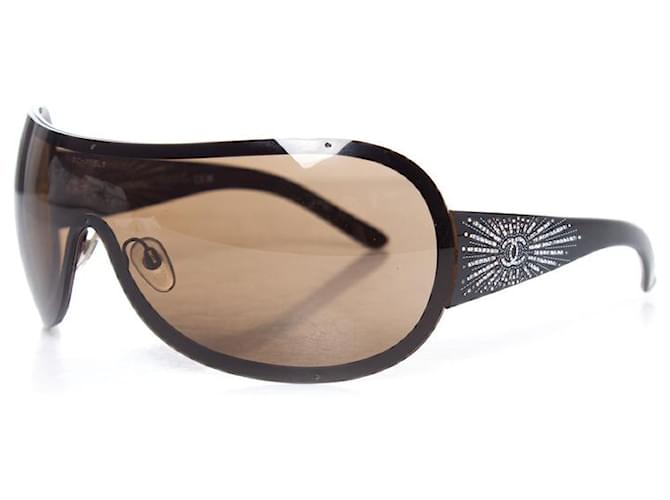 Chanel, lunettes de soleil à bouclier à logo CC orné Marron  ref.1004189