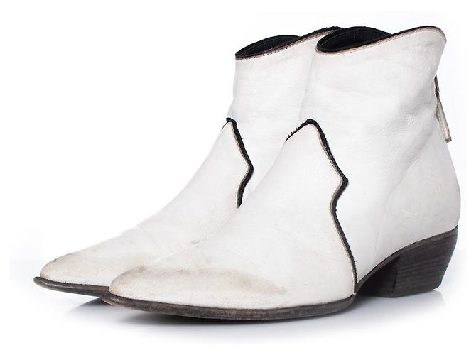 Autre Marque Elena Iachi, White leather ankle boots