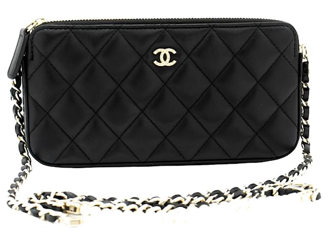 Chanel Wallet an der Kette Schwarz Leder  ref.1005158