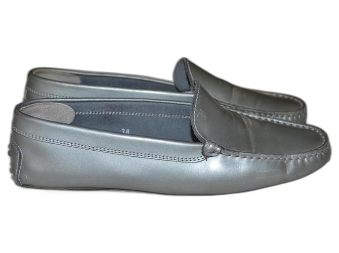 Tod's Loafers Silvery Leather  ref.1007413