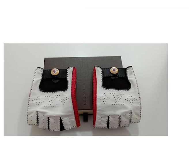 Gloves Louis Vuitton Size 19 cm
