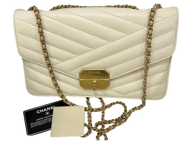 Chanel Beige Chevron Shoulder Bag Leather  ref.1008840