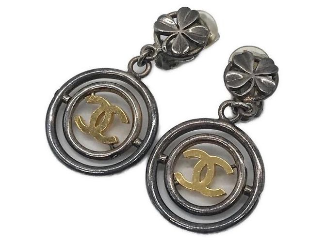 *** CHANEL Cocomark Clover Swing Ohrringe
