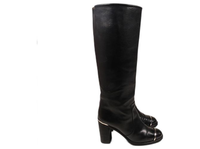 Botas de couro Chanel incríveis Preto