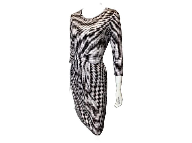 Weekend Max Mara Vestido em jersey de seda Chevron em preto e branco