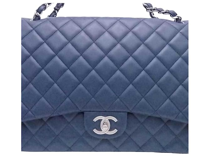 Timeless Chanel flap bag Blue Leather ref.973390 - Joli Closet