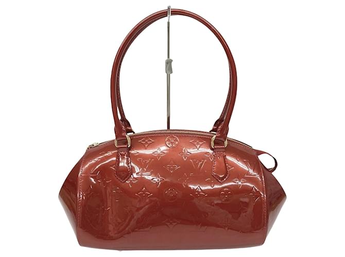 Louis Vuitton Red Patent leather Handbag  Patent leather handbags, Red  patent leather handbag, Leather handbags