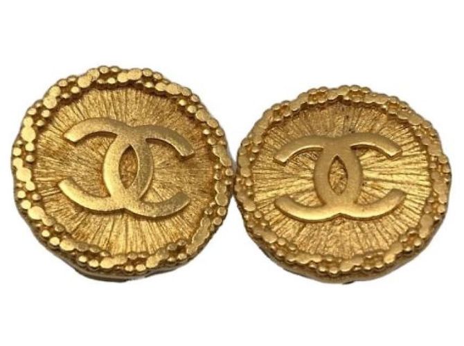 ***Orecchini vintage CHANEL rotondi con marchio cocco