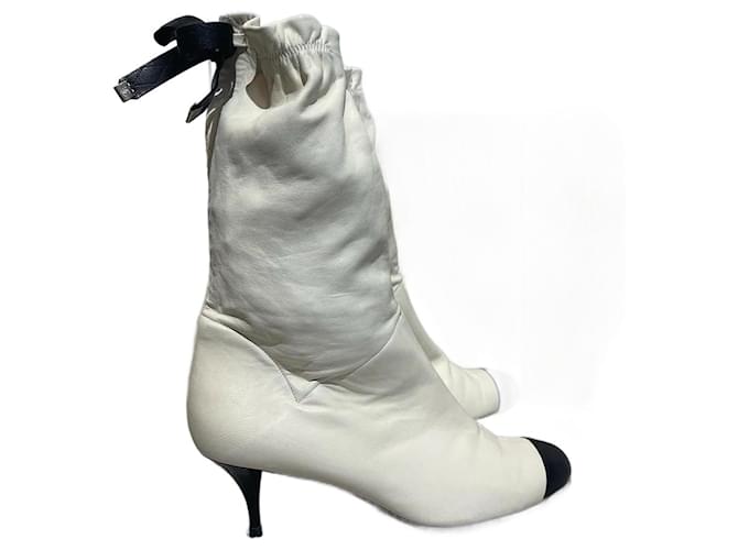 CHANEL  Boots T.EU 39.5 Leather White  ref.975918