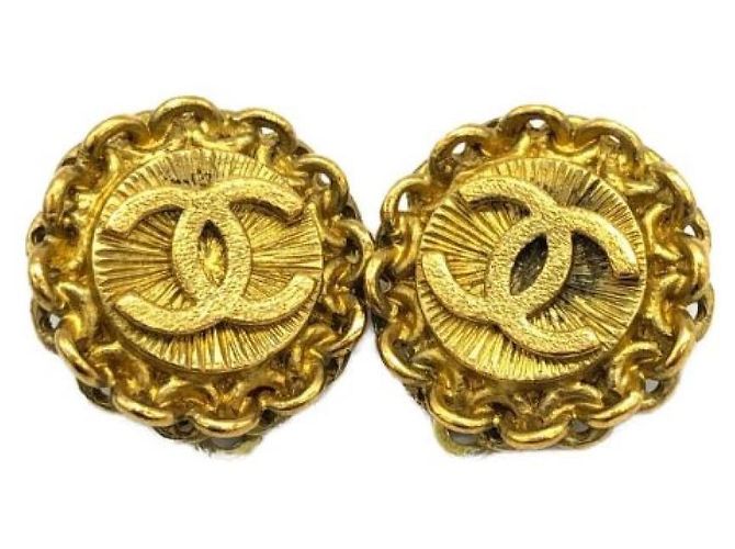 *** Brincos CHANEL Coco Mark Dourado